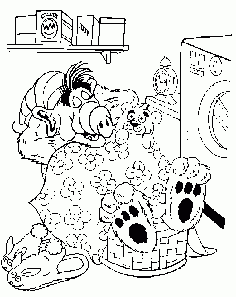 Alf, le personnage extraterrestre, en pleine activité ludique