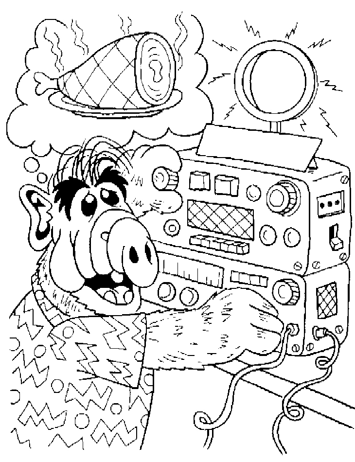 ALF en train de jouer avec un jouet dans un jardin