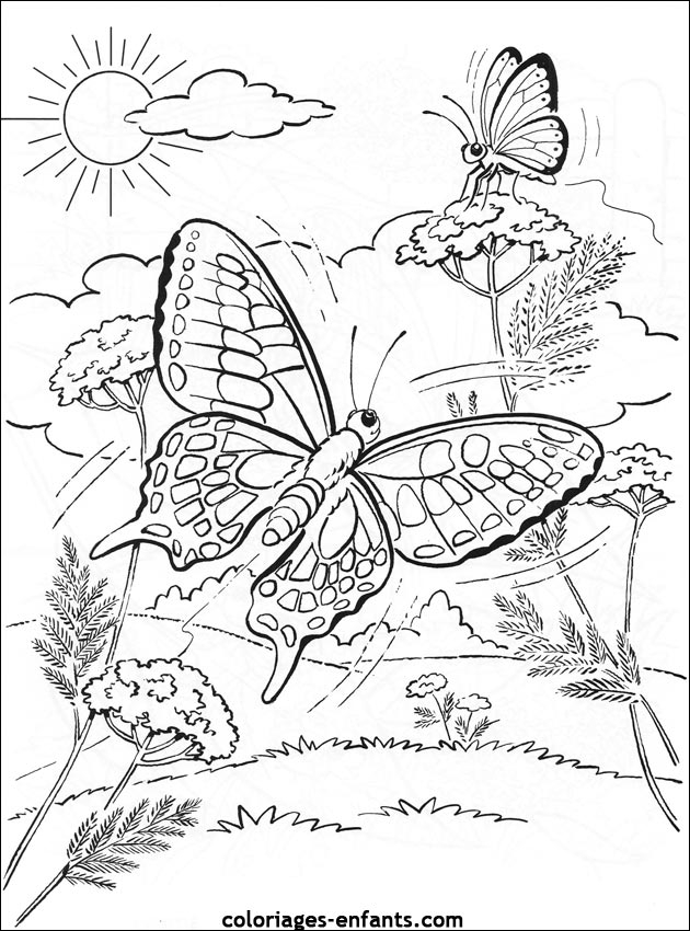 Coloriage de l'alphabet avec des lettres illustrées et des éléments ludiques