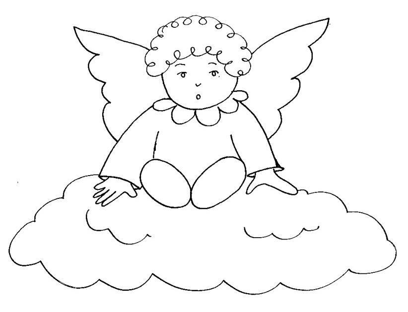 Un ange bienveillant avec des ailes déployées dans un ciel nuageux
