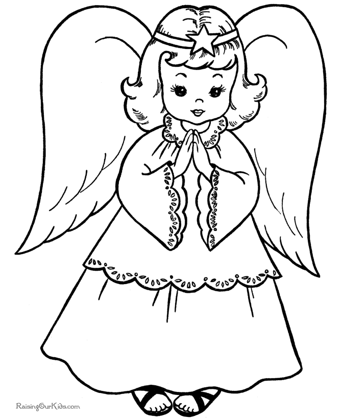 Un ange délicat portant une étoile dans un ciel nuageux