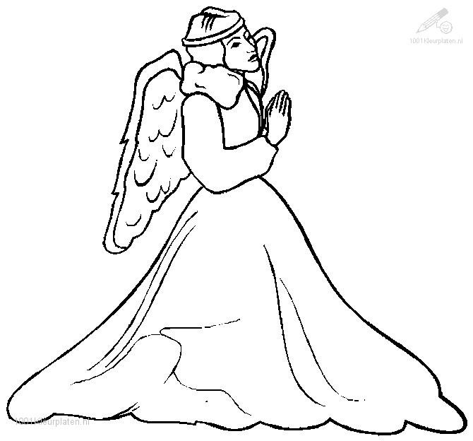 Un ange bienveillant tenant un cœur dans un ciel étoilé