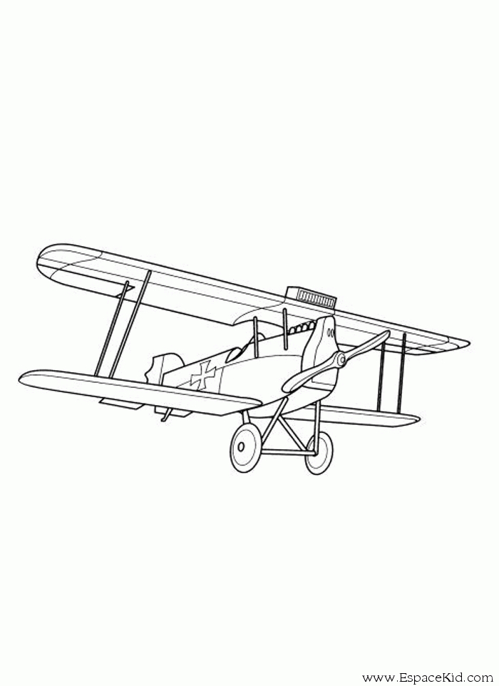 Avion en plein vol au-dessus de nuages moelleux