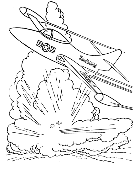 Avion survolant des nuages dans un ciel dégagé