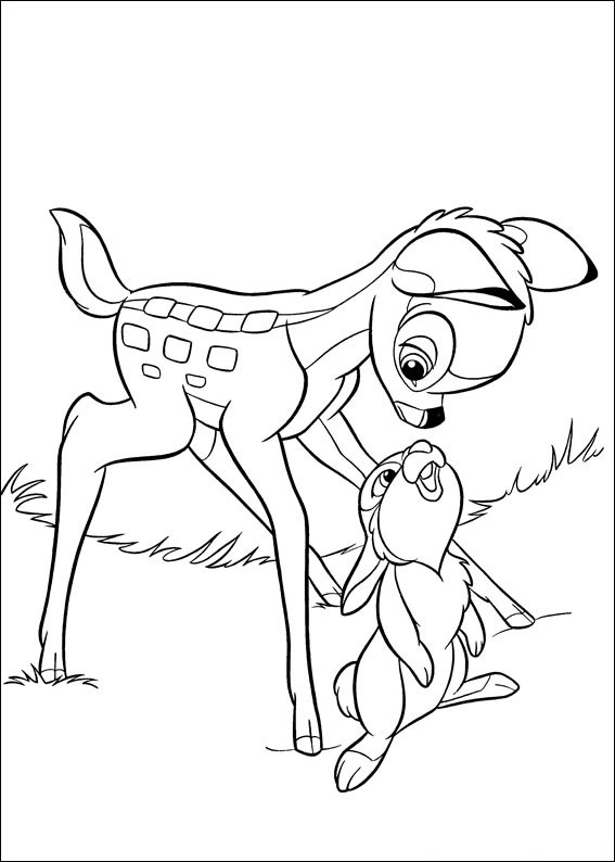 Un jeune faon nommé Bambi se tient dans une clairière entourée d'arbres