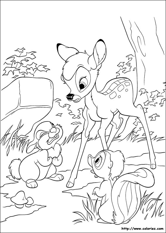 Bambi se repose paisiblement dans la forêt
