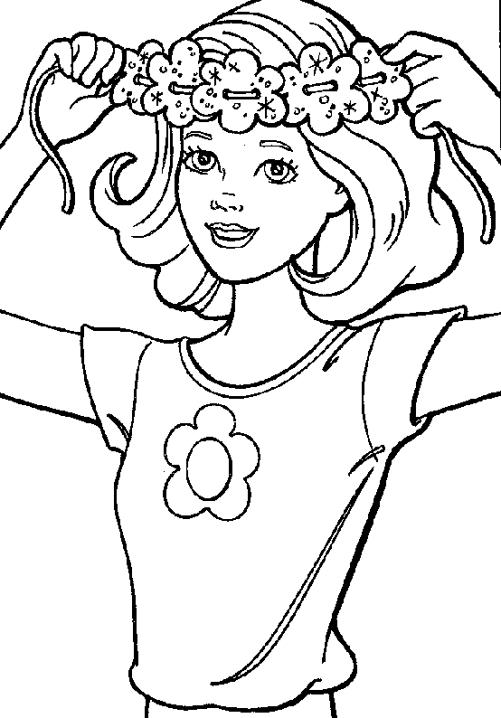 Barbie en pleine séance de coloriage dans un décor élégant