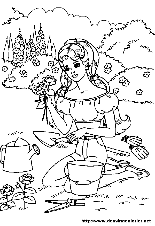 Barbie en plein air avec des fleurs et un papillon