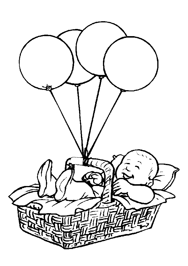 Un bébé joyeux jouant avec un jouet dans un cadre simple