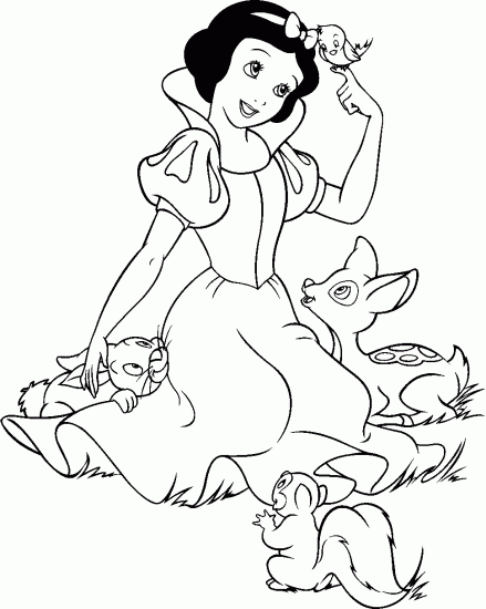Blanche-Neige et les Sept Nains en pleine forêt