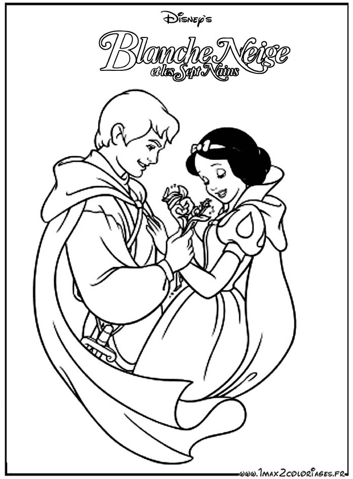 Blanche-Neige et les Sept Nains dans la forêt