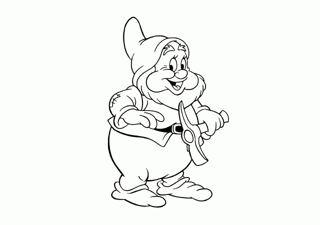 Blanche-Neige et les sept nains dans la forêt