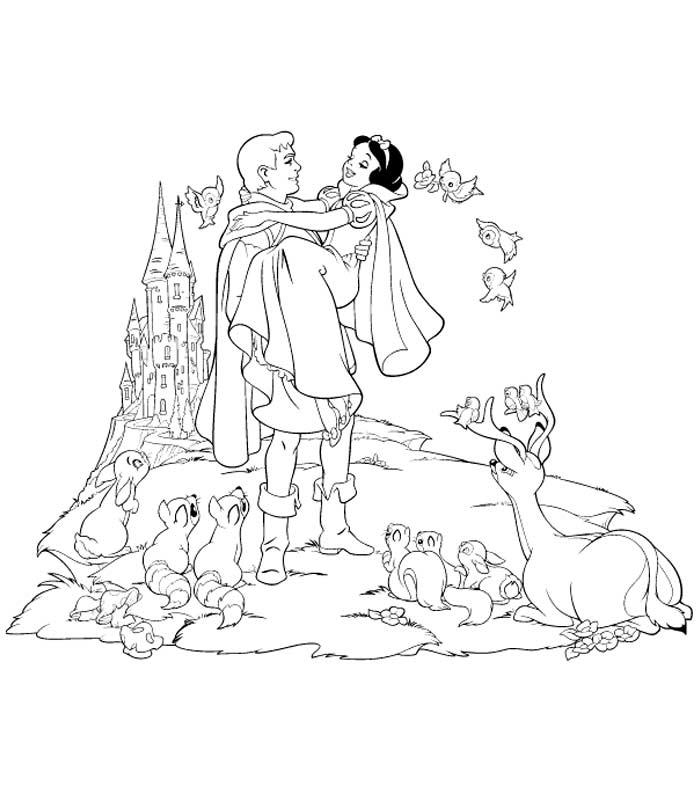 Blanche-Neige et les sept nains dans la forêt