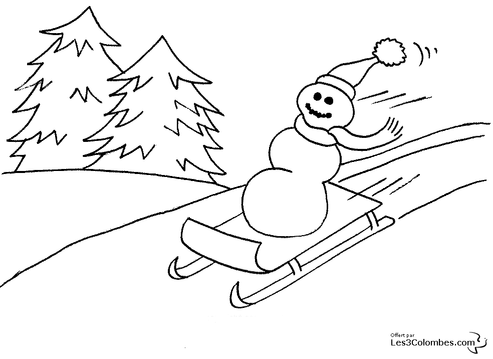 Bonhomme de neige souriant dans un paysage hivernal