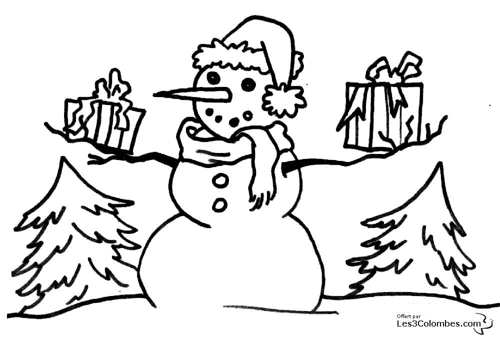 Un bonhomme de neige souriant dans un paysage hivernal