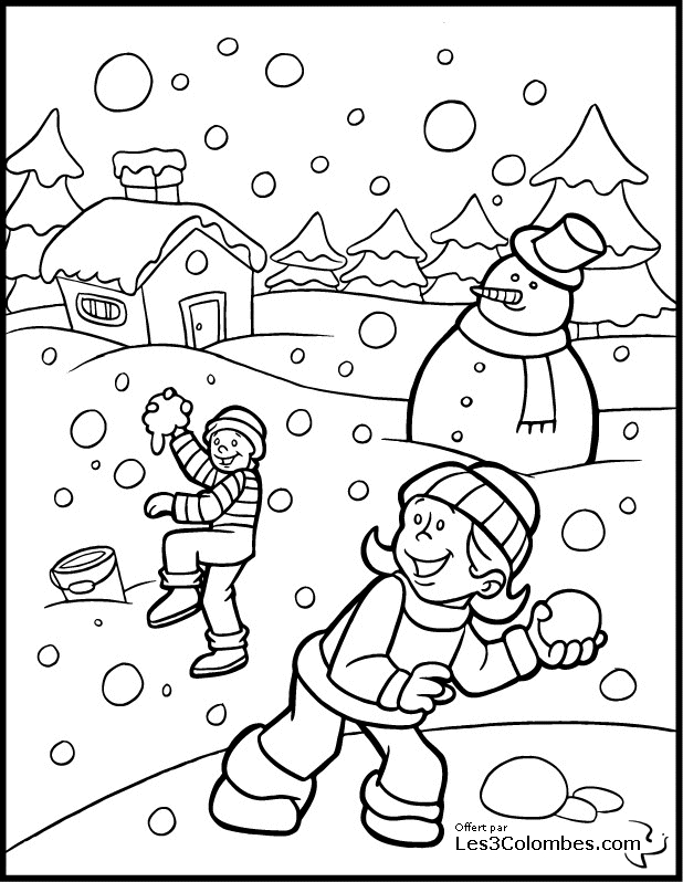 Bonhomme de neige joyeux sous un ciel d'hiver