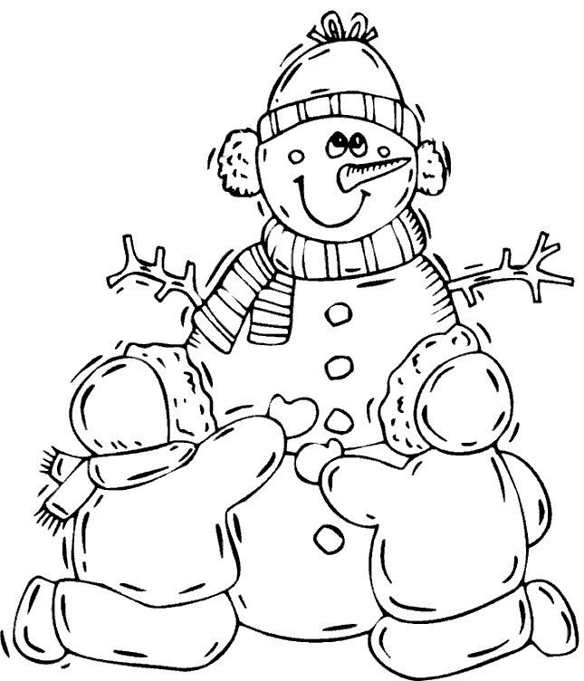 Un bonhomme de neige joyeux sous un ciel hivernal