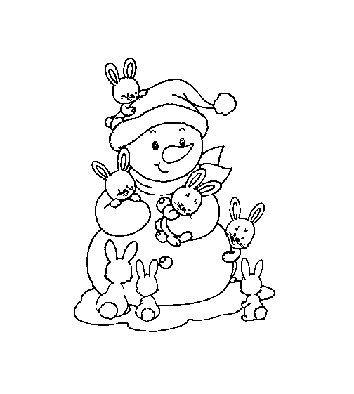 Un bonhomme de neige souriant dans un paysage hivernal