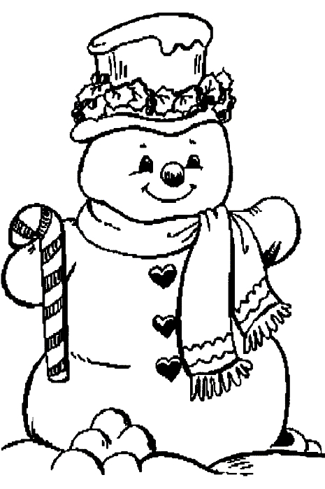 Un bonhomme de neige souriant dans un paysage hivernal