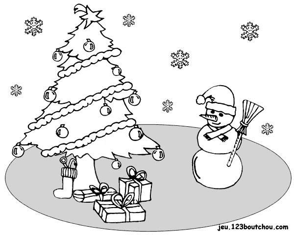 Bonhomme de neige souriant dans un paysage hivernal