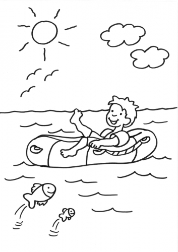 Un canot en chaloupe sur un lac tranquille
