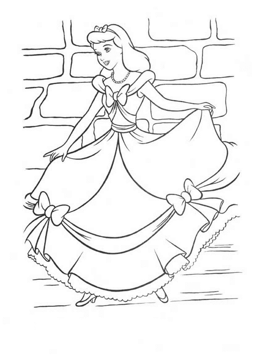Cendrillon dans sa magnifique robe au bal, entourée de son univers