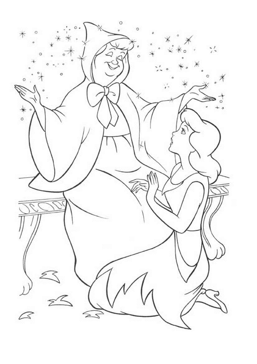 Cendrillon en train de danser au bal, vêtue de sa belle robe