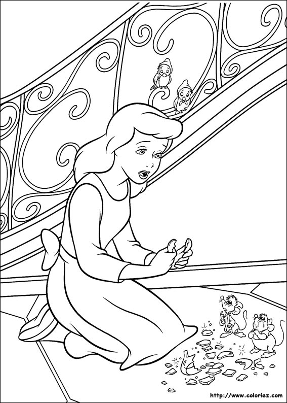 Coloriage de Cendrillon dans sa belle robe au bal