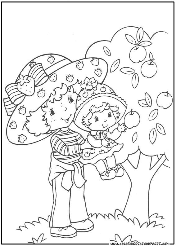 Charlotte aux fraises et Fraisinette dans un décor fruité