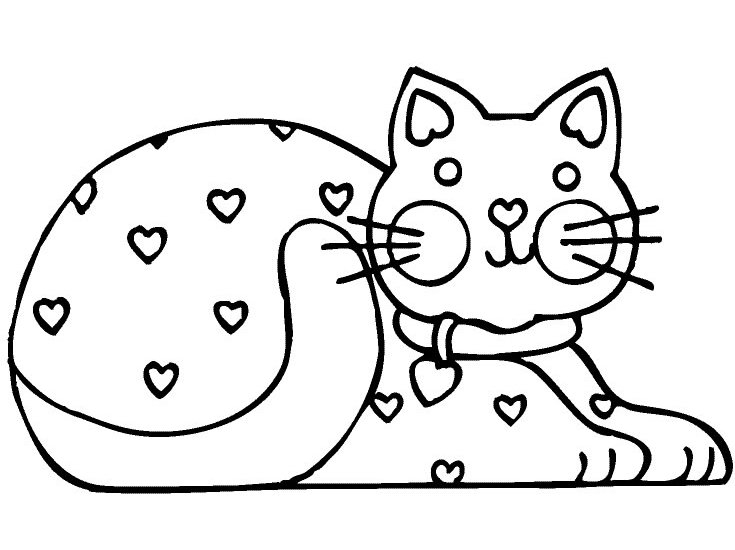 Chat assis paisiblement sur un coussin avec un décor intérieur