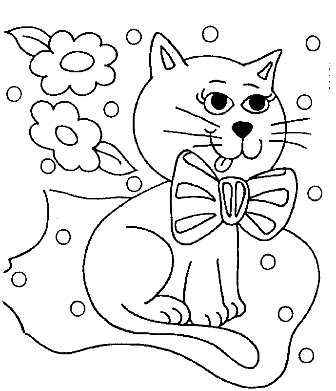 Chat assis sur un coussin, entouré de jouets