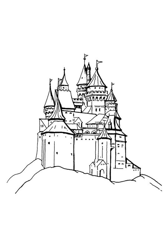 Coloriage d'un château majestueux entouré d'arbres et de nuages