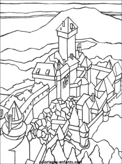 Coloriage d'un château majestueux entouré de collines