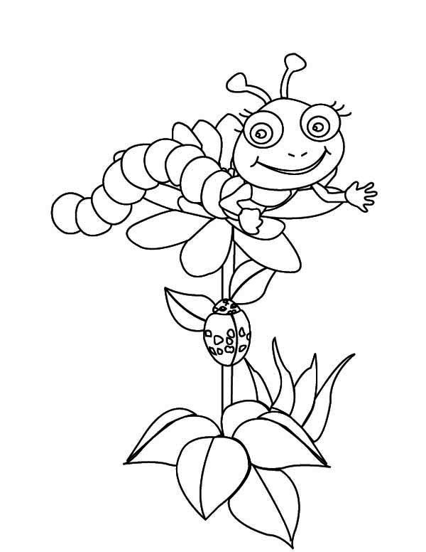 Coloriage d'une chenille sur une feuille avec des motifs floraux