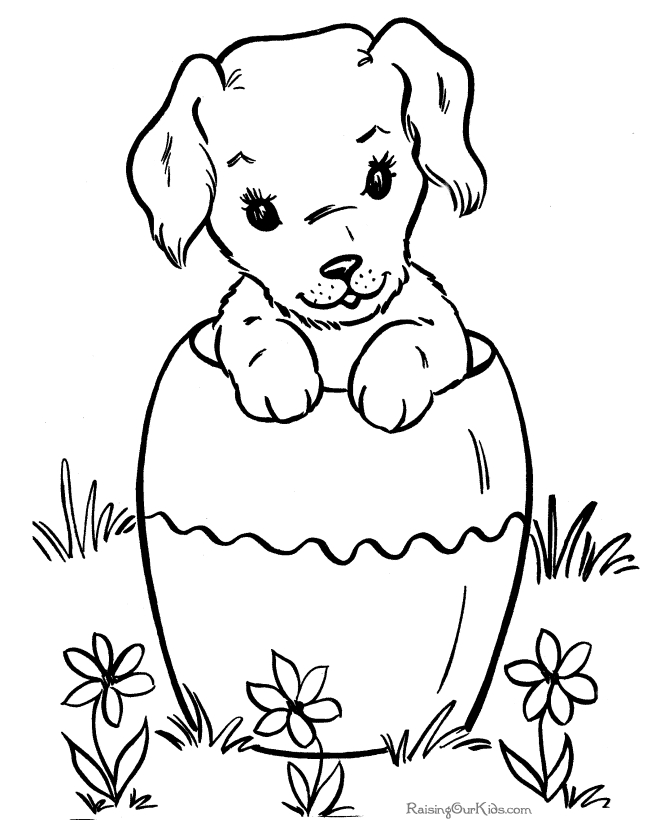 Un chiot joyeux jouant dans un jardin