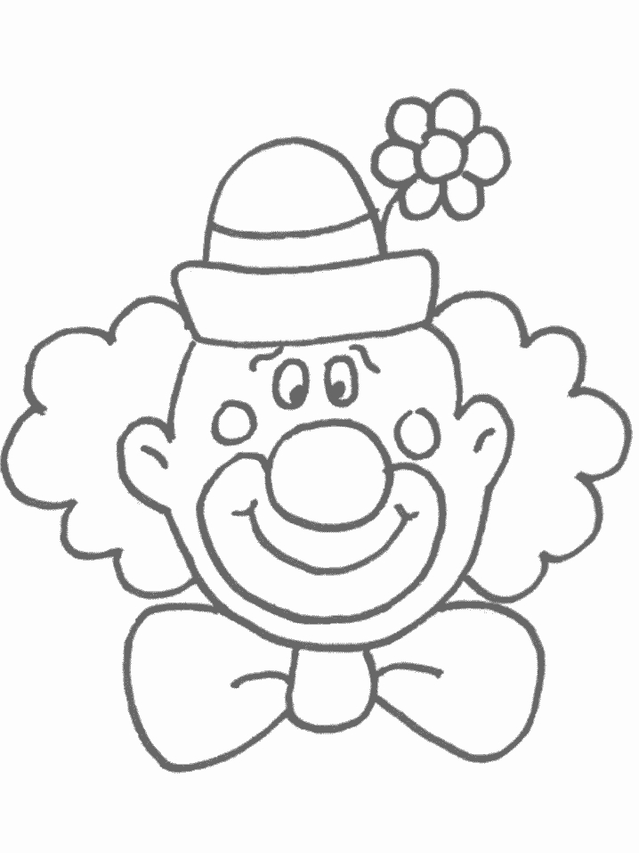 Un clown souriant entouré de ballons dans un décor festif