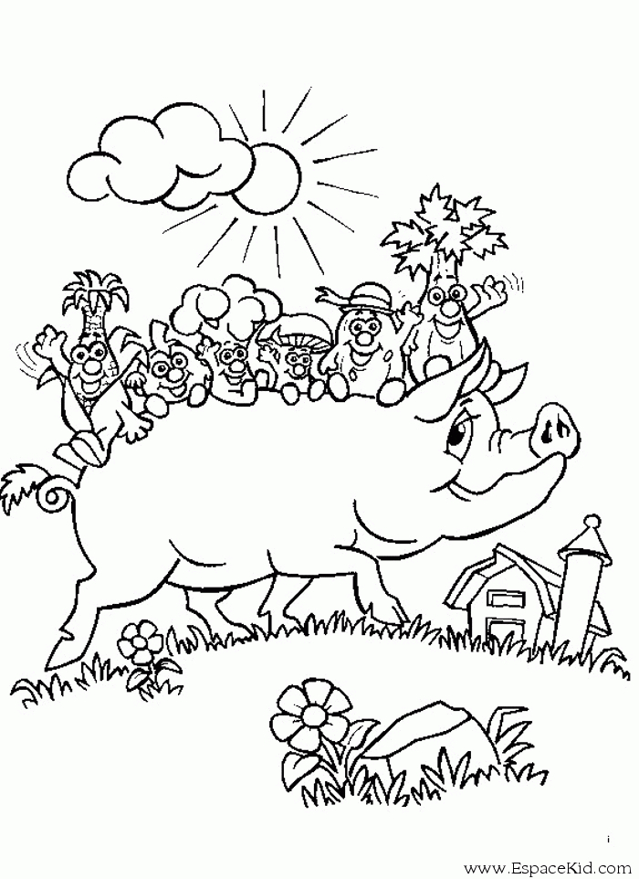Un cochon joyeux au milieu d'un paysage pastoral