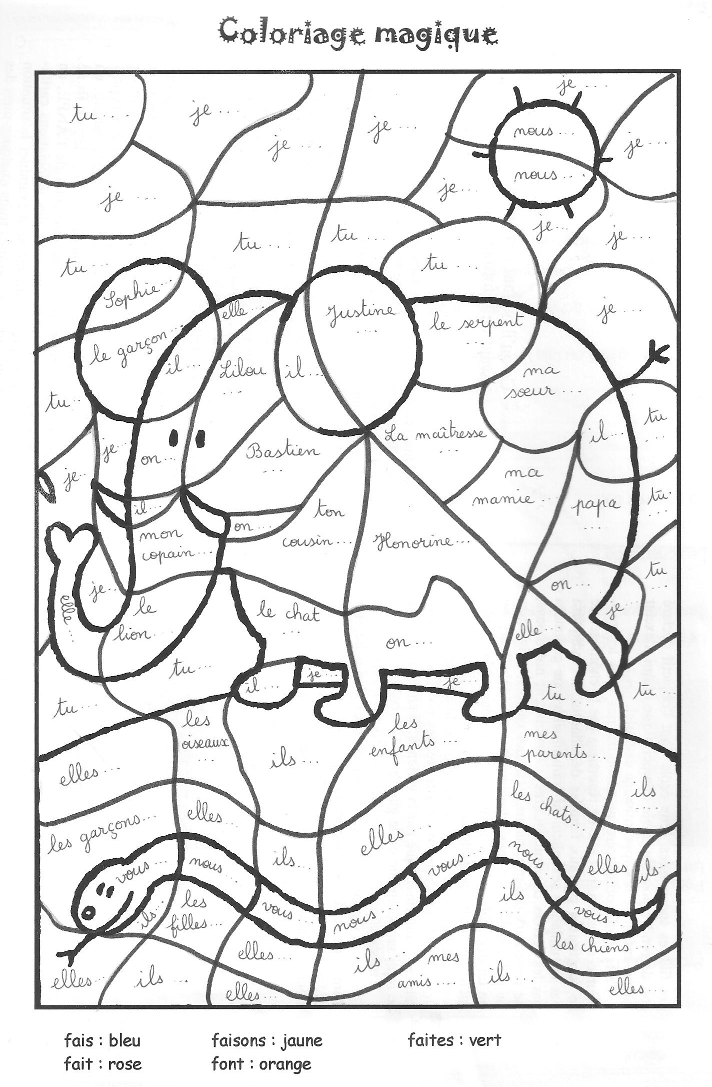 Un coloriage représentant une scène de nature avec des animaux et des fleurs