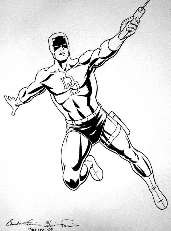 Daredevil en pleine action dans une scène urbaine