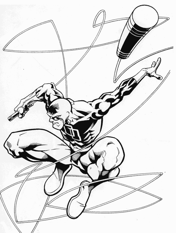 Daredevil en pleine action dans un décor urbain dynamique