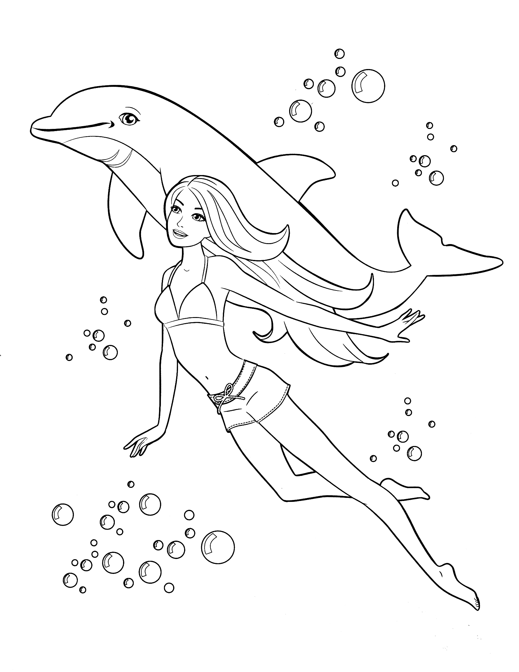 Dauphin jouant dans l'eau sous un ciel nuageux Dauphin jouant dans l'eau sous un ciel nuageux