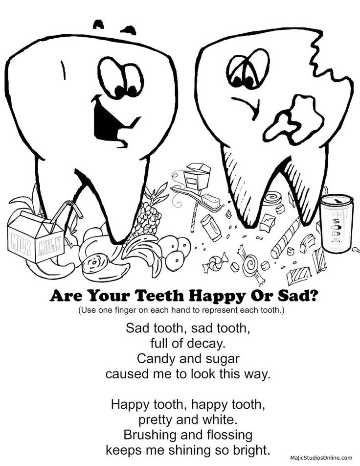 Un dentiste accueillant examine les dents d'un enfant dans son cabinet