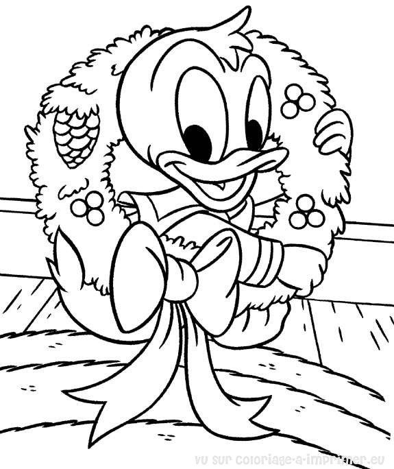 Donald Duck en pleine action avec un sourire espiègle