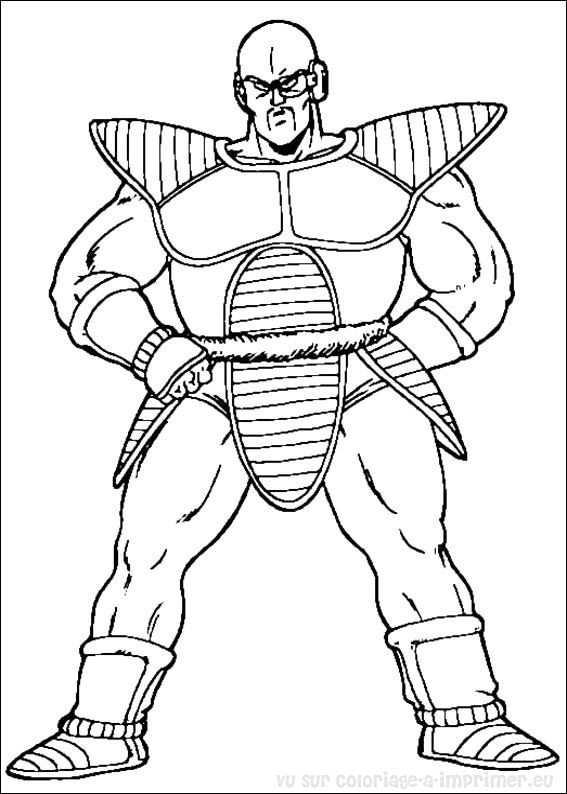 Goku en pleine action avec un adversaire en arrière-plan