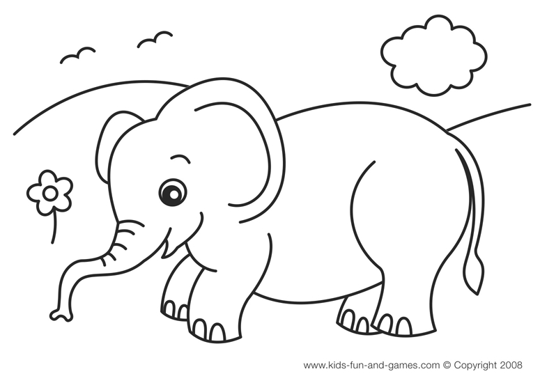 Éléphant se promenant dans un paysage naturel