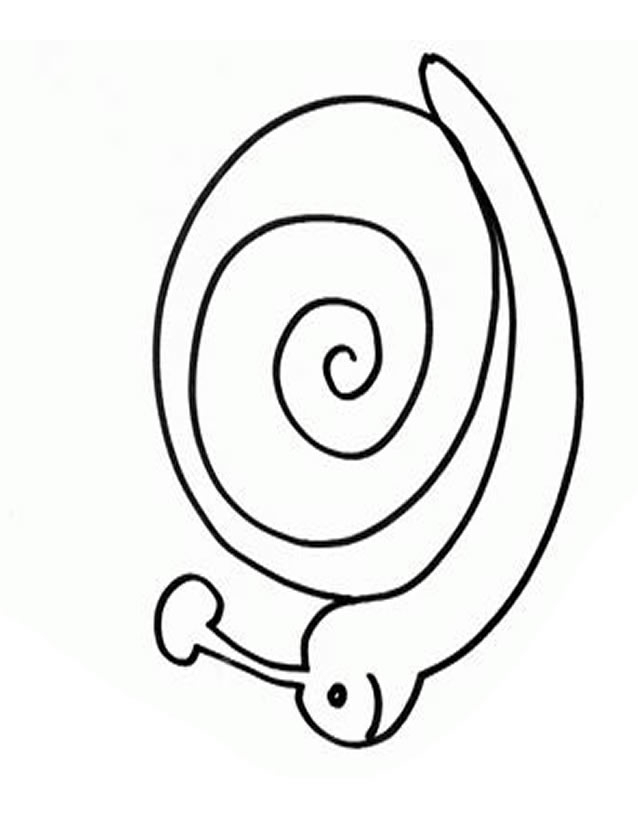 Un escargot joyeux sur un chemin de verdure