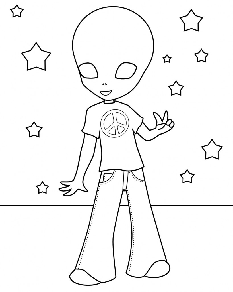 Extraterrestre souriant sur une planète mystérieuse Extraterrestre souriant sur une planète mystérieuse