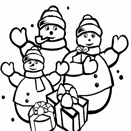 Une famille heureuse en plein pique-nique dans un parc