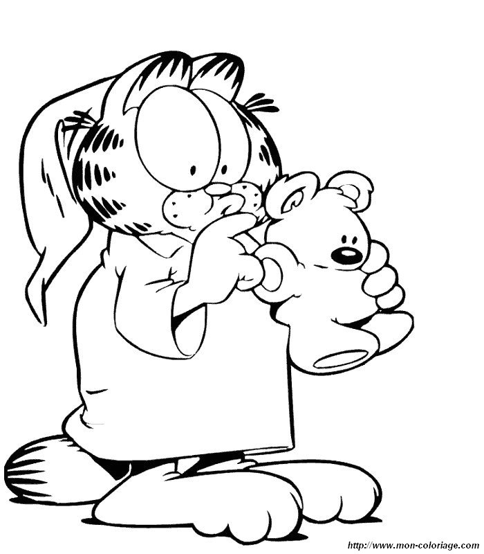 Garfield en train de déguster une part de pizza sur son canapé
