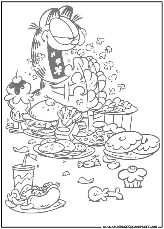 Garfield en train de déguster une part de gâteau dans son salon